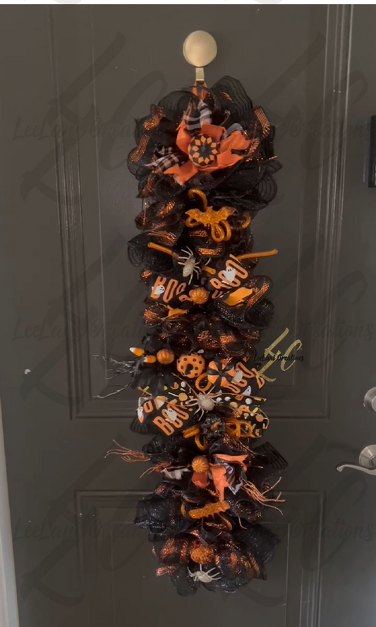 Halloween Door Swag – Spooky Seasonal Decor for Your Home